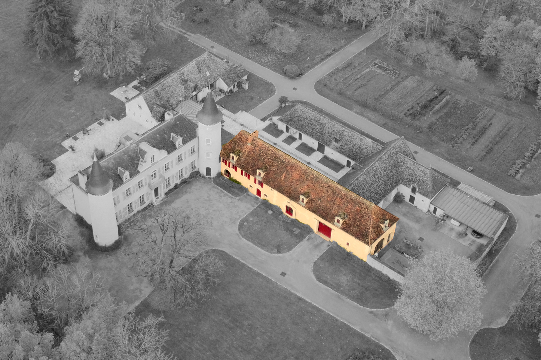 Aerial view highlighting the main chateau building