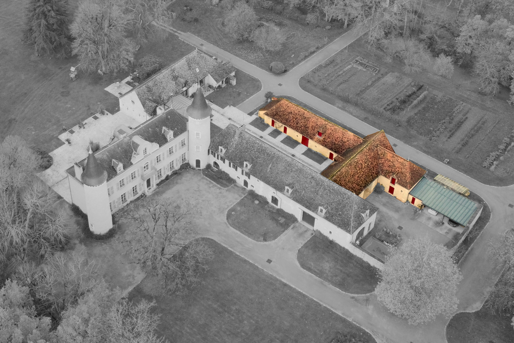 Aerial view highlighting the main chateau building